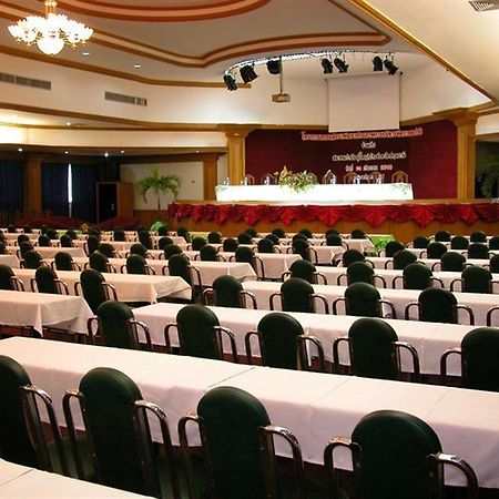 Pathumthani Place Hotel Extérieur photo