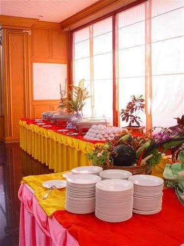 Pathumthani Place Hotel Extérieur photo