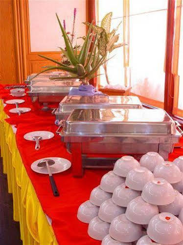 Pathumthani Place Hotel Extérieur photo